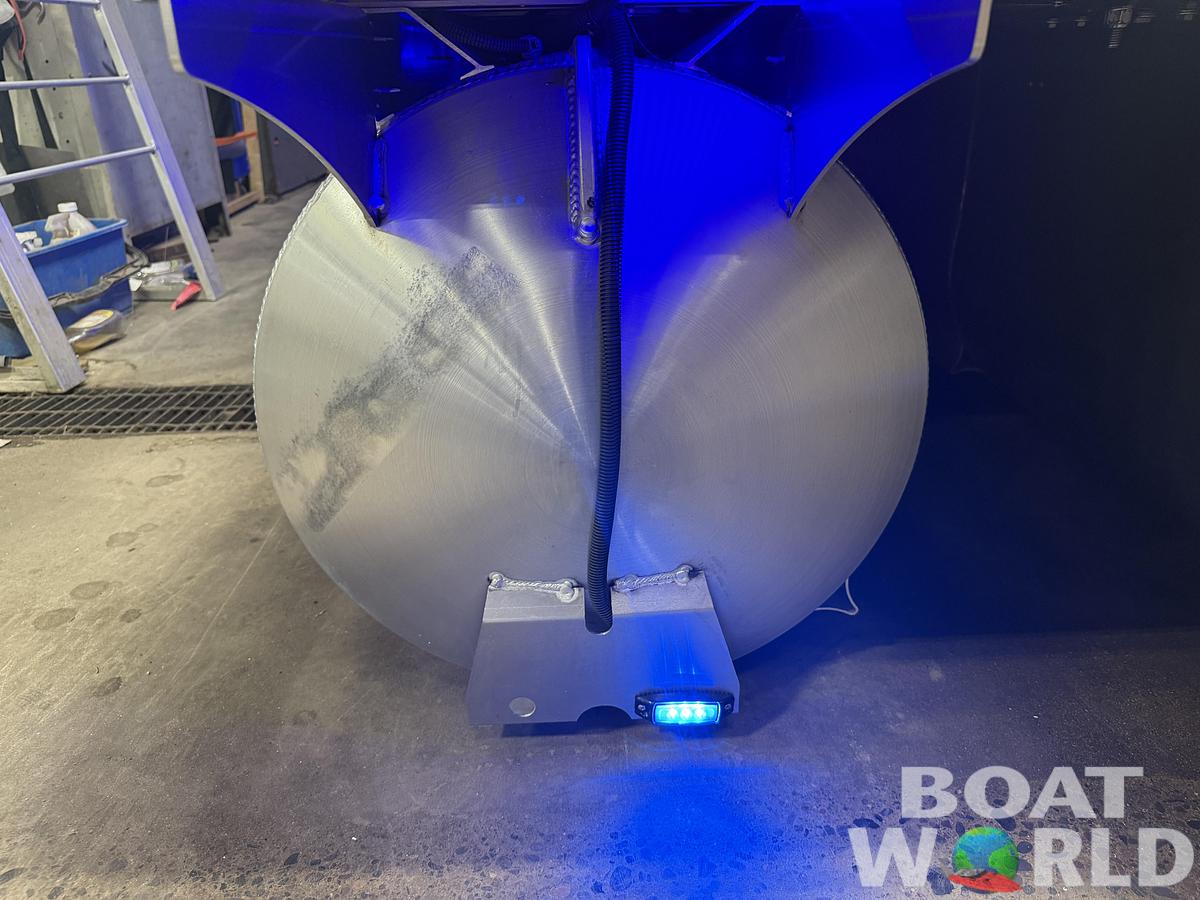 2026 Bentley Pontoons Elite 223 Swingback Tritoon