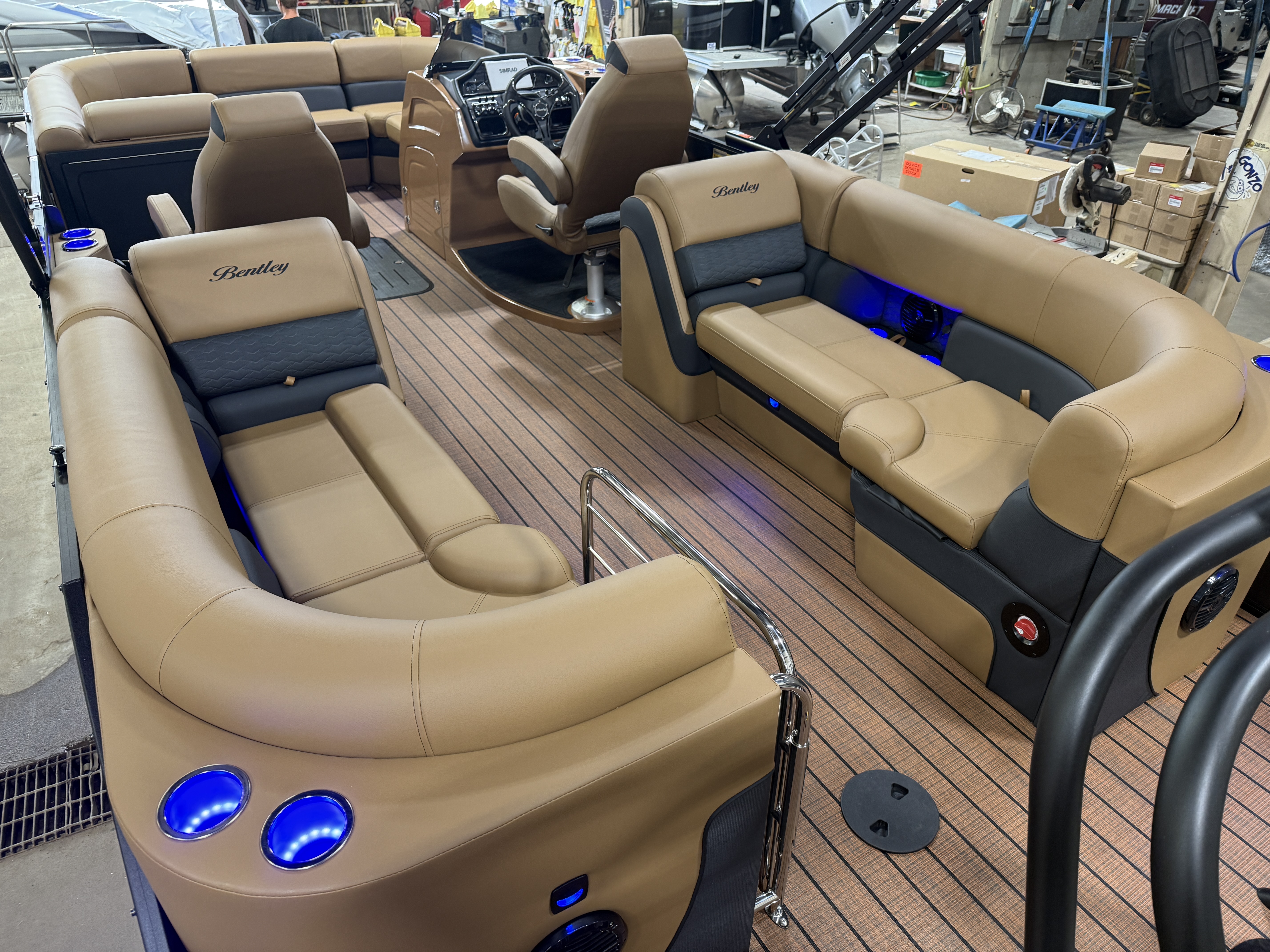 2026 Bentley Pontoons Elite 223 Admiral Quad Lounge Tritoon
