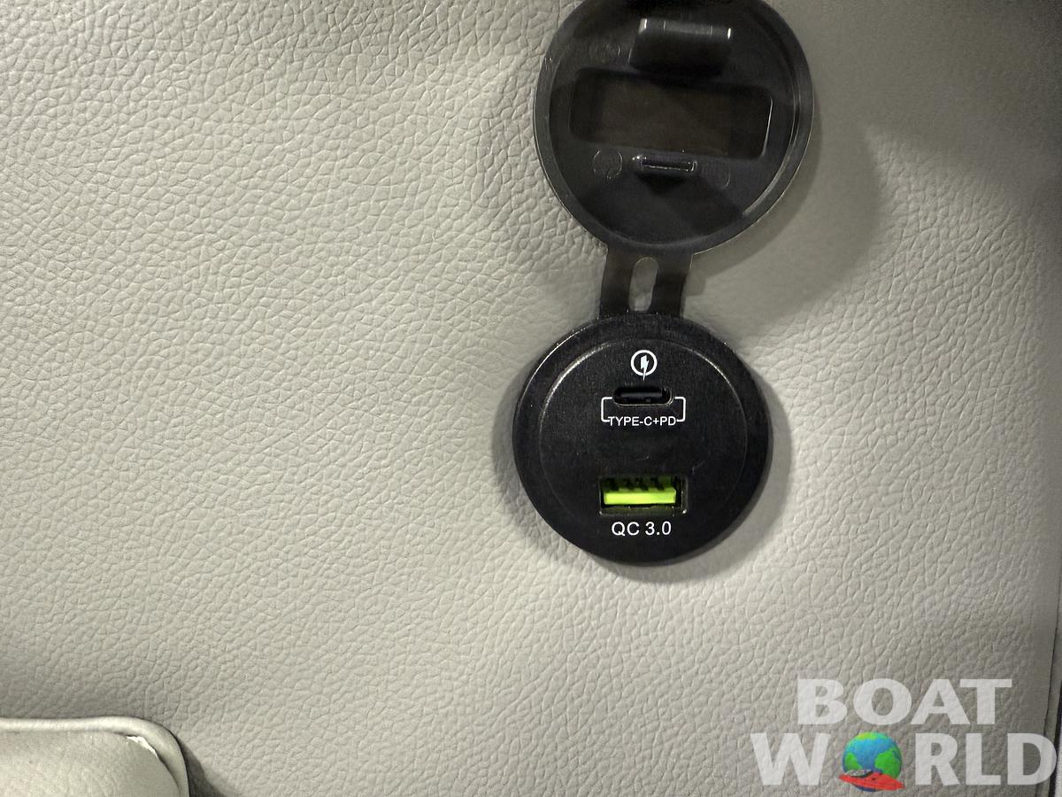 2025 Tahoe Pontoons LTZ 2385 Swingback (VRL) & Honda 4-Stroke EFI