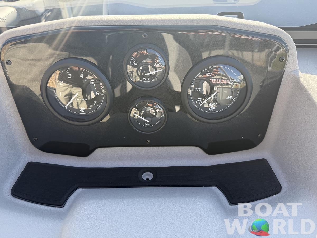 2026 Princecraft Vectra 23 RL SS Swingback Pontoon & Mercury 4-Stroke EFI