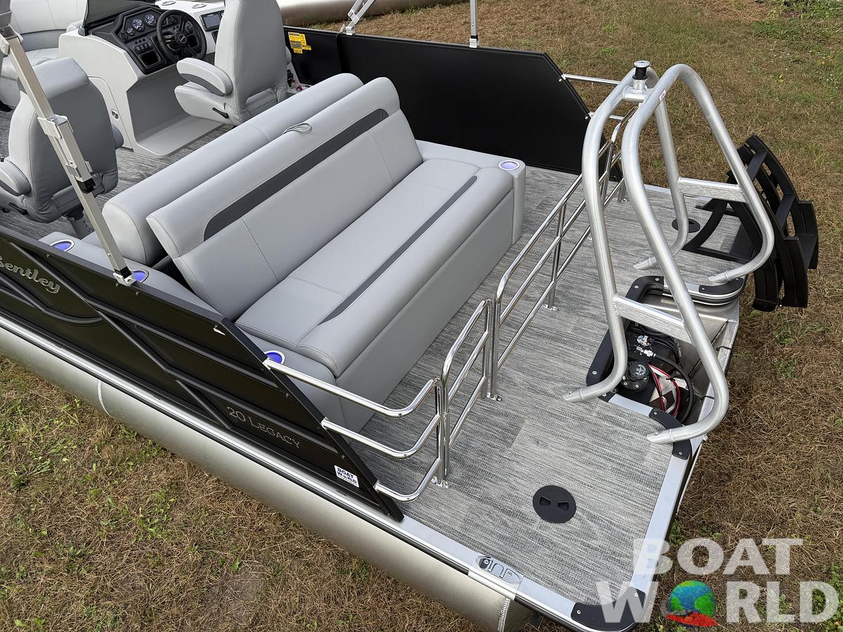 2026 Bentley Pontoons Legacy 200 Swingback Pontoon