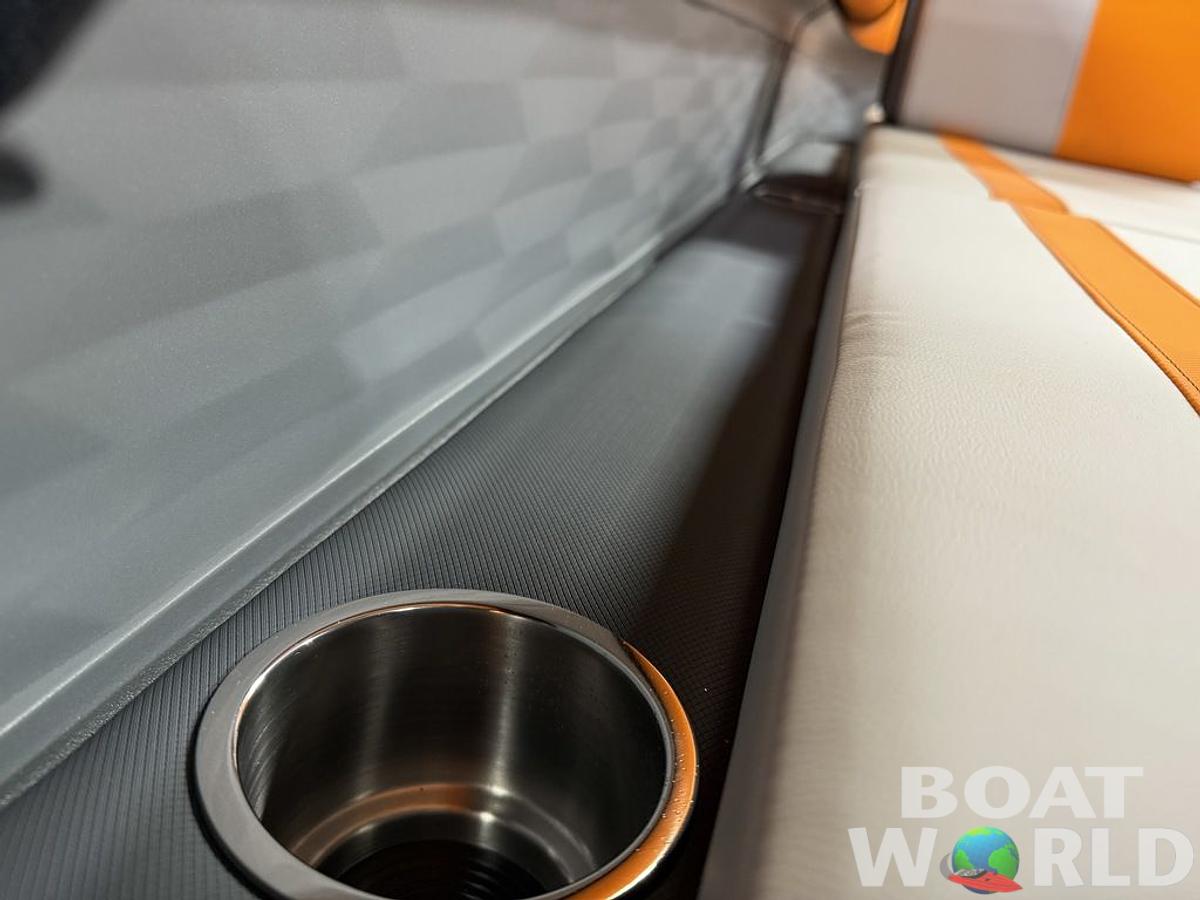 2025 Tahoe Pontoons Aura 2185 Quad Lounge & 90HP 4-Stroke EFI