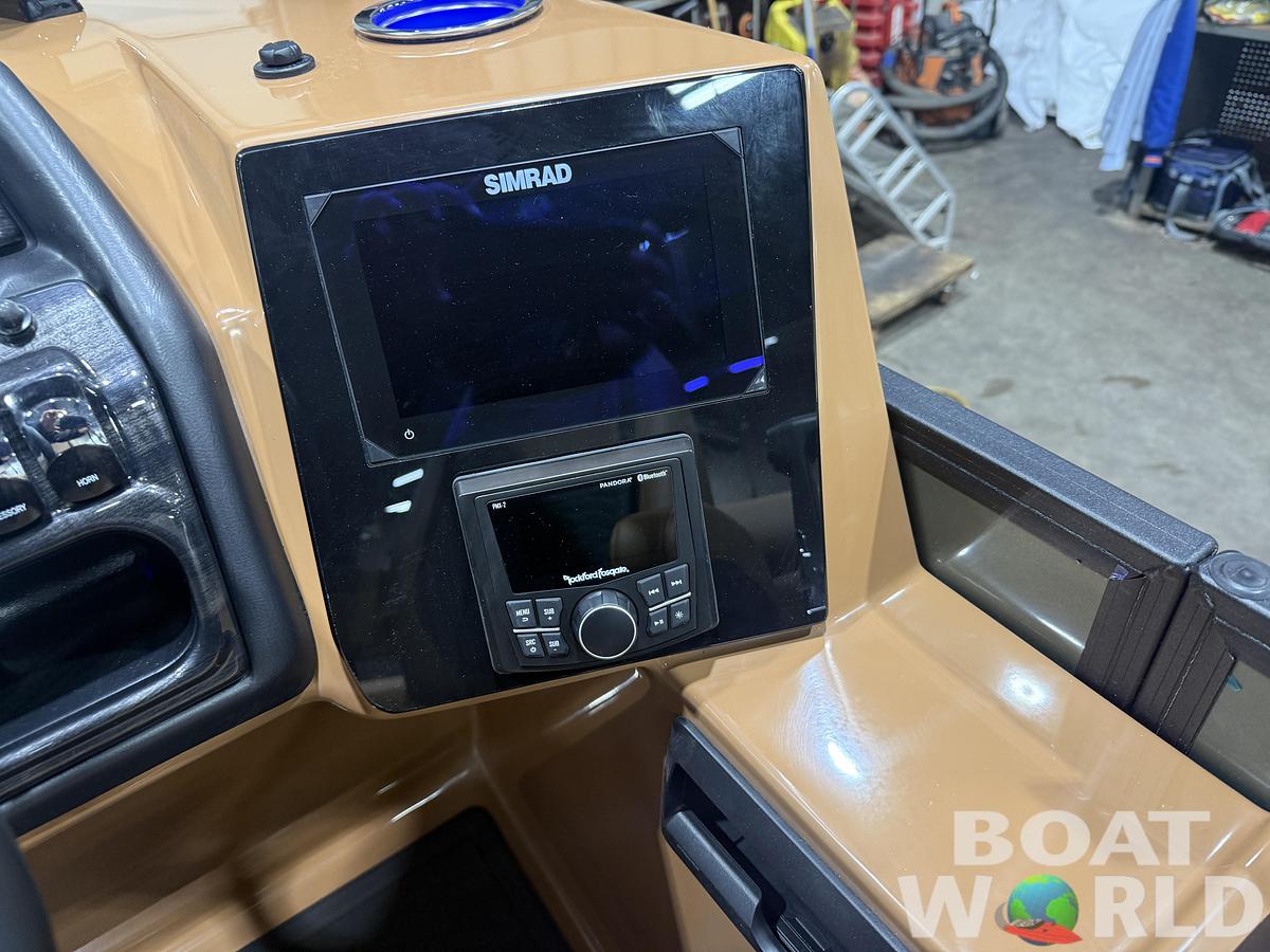 2026 Bentley Pontoons Elite 223 Admiral Quad Lounge Tritoon