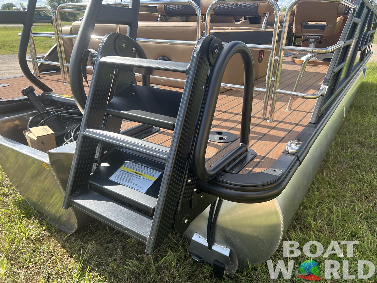 2026 Bentley Pontoons Elite 223 Swingback Tritoon