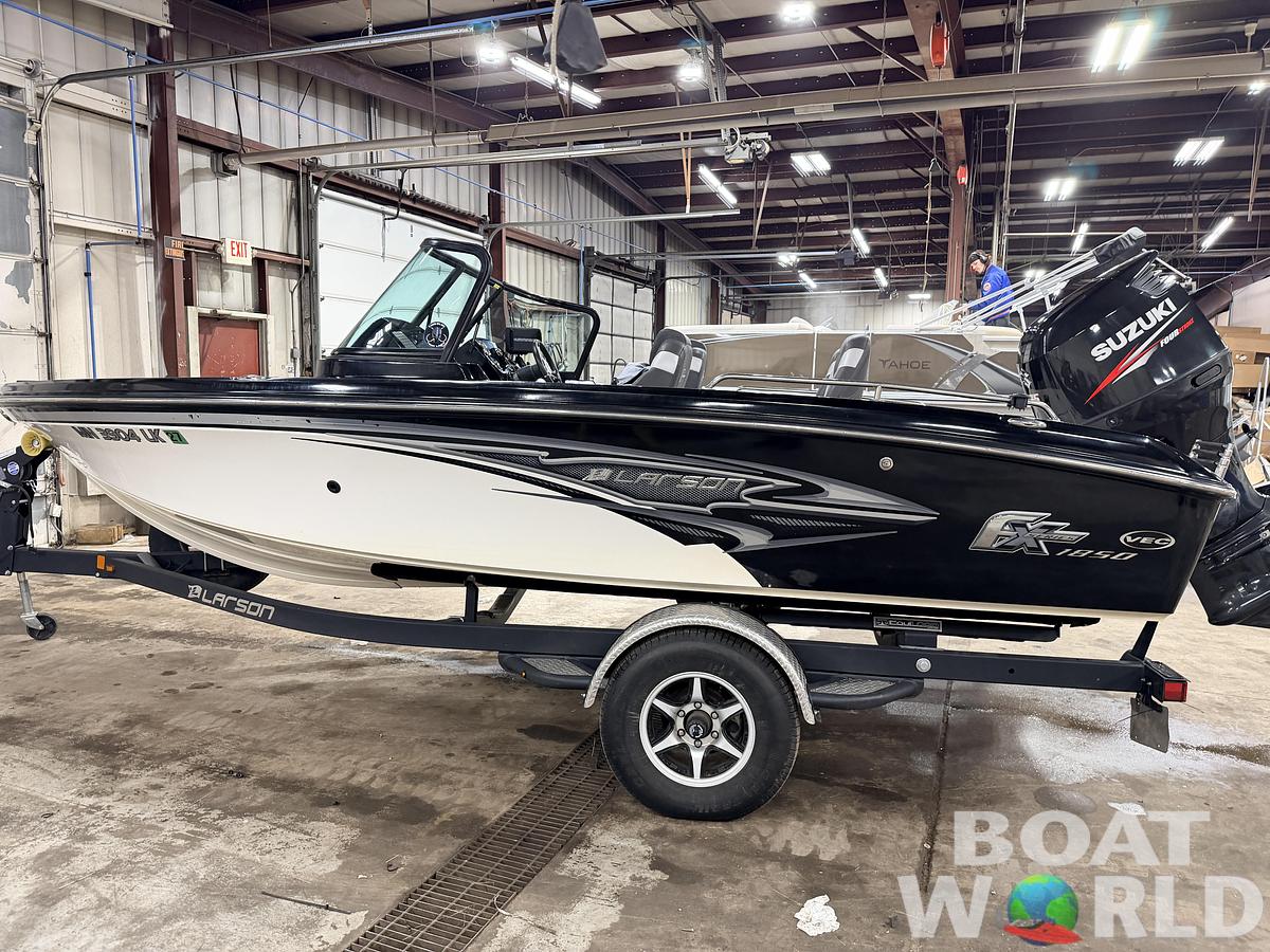 Used 2016 Larson FX 1850 DC Fiberglass Fishing Boat