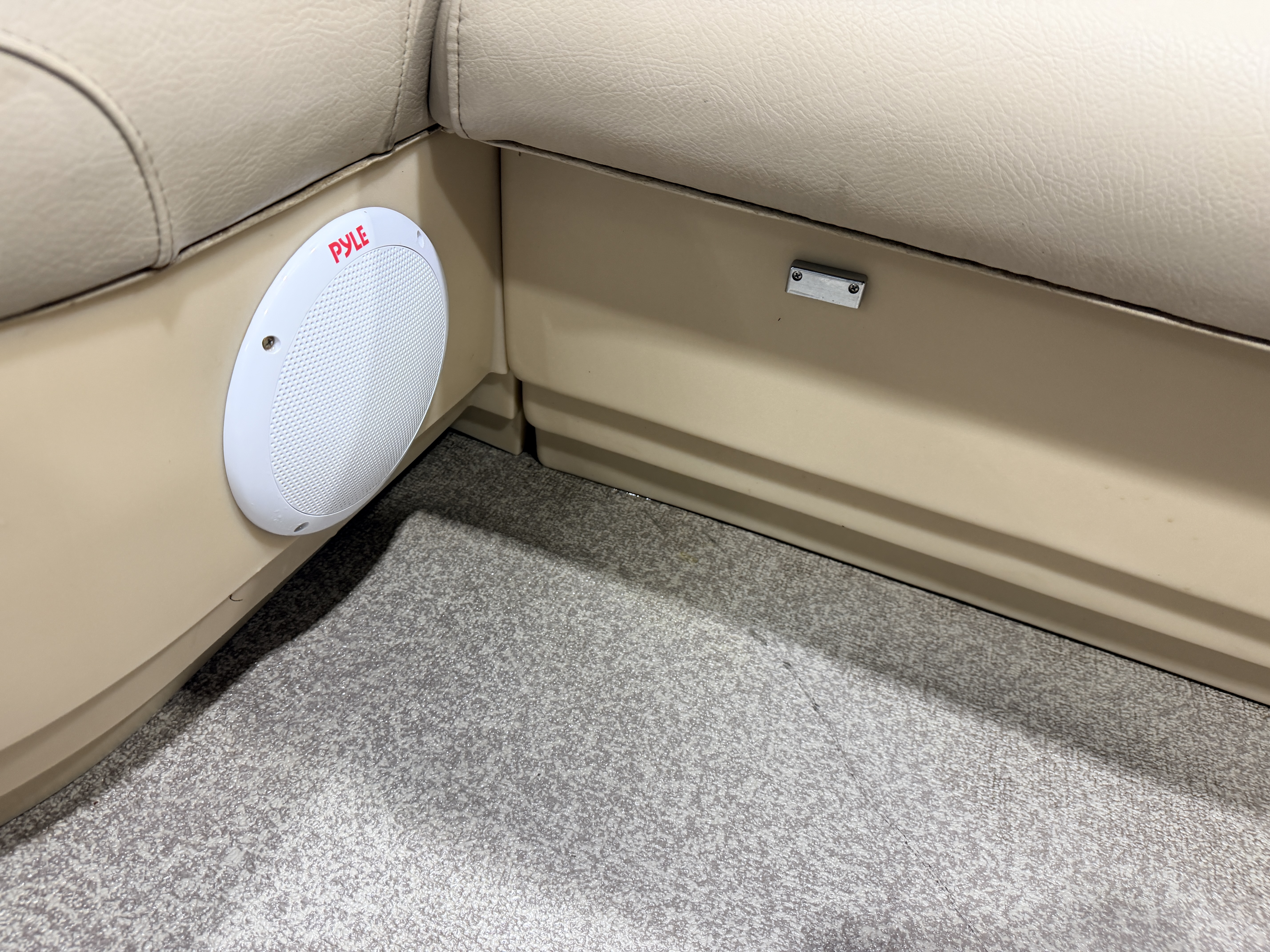 Used 2019 Sun Tracker Party Barge 18 DLX & 75HP Mercury 4Stroke -$21,995