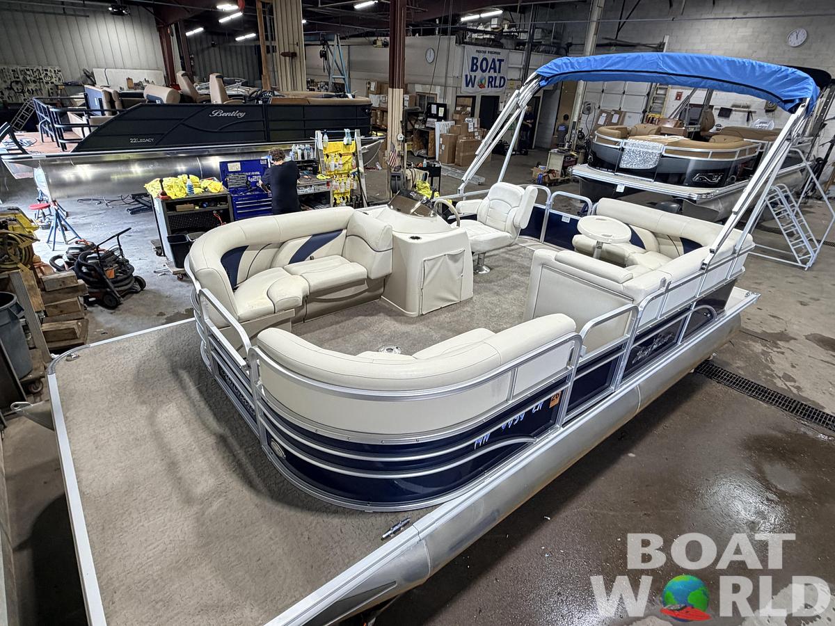 Used 2015 SunChaser 8520 Classic Cruise & 30HP Mercury 4Stroke EFI -$14,995