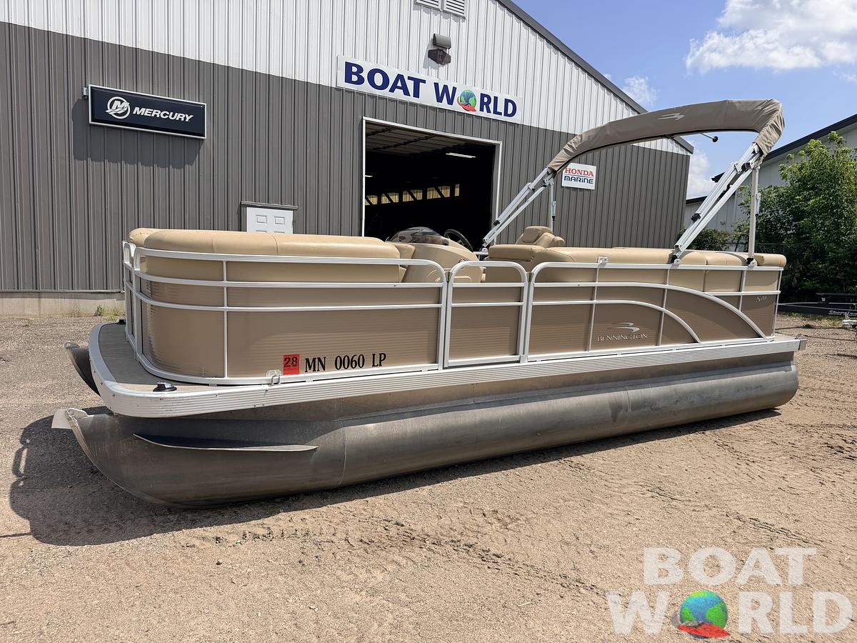 Used 2017 Bennington 208 SL & 50HP Yamaha 4Stroke -$24,995
