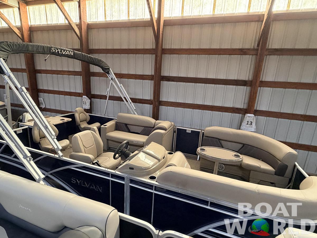 Used 2022 Sylvan  Mirage 820 Fish & Cruise