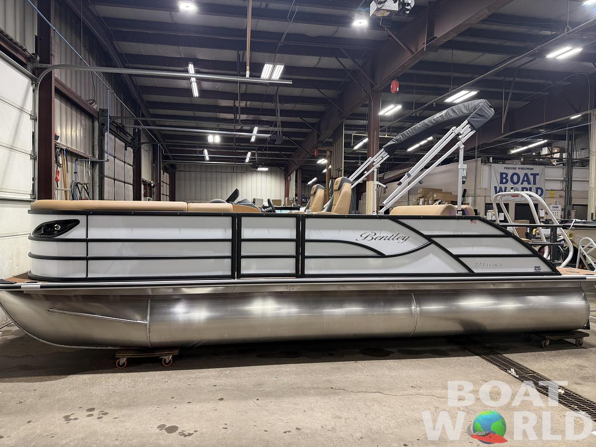 2026 Bentley Pontoons Legacy 220 Swingback