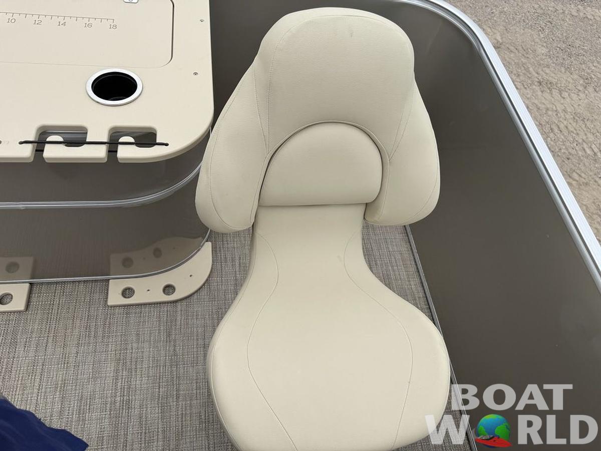 Used 2017 Sylvan 820 Cruise-n-Fish Pontoon