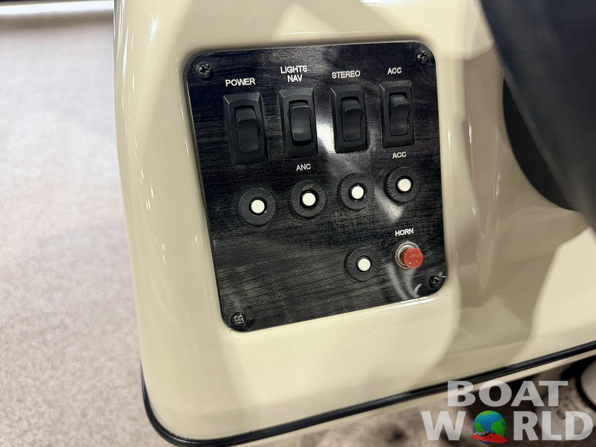 Used 2016 Weeres 220 Cadet Cruise & 90HP Evinrude ETec -17,995