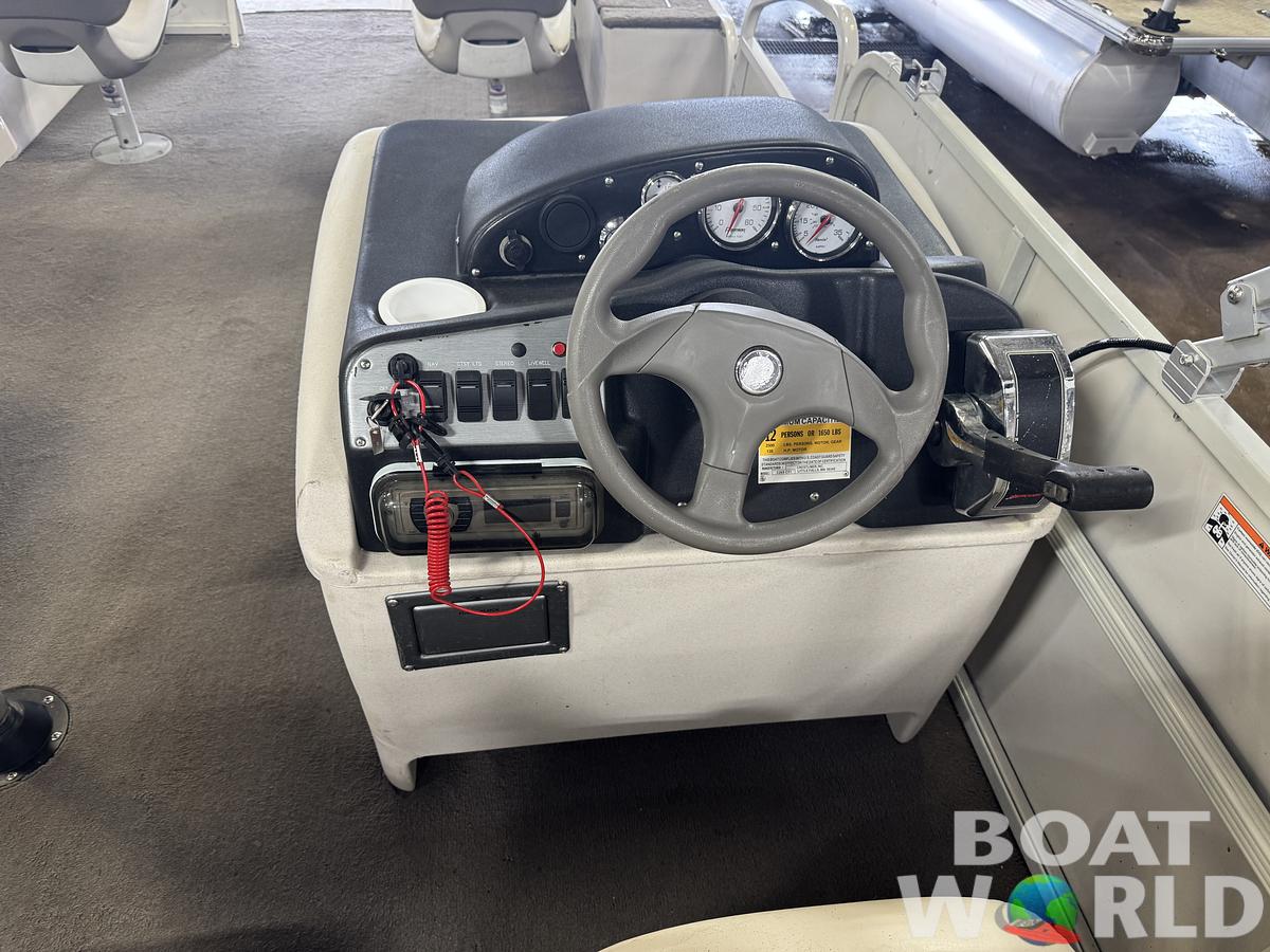 Used 2006 Crestliner 2285 CFI Pontoon