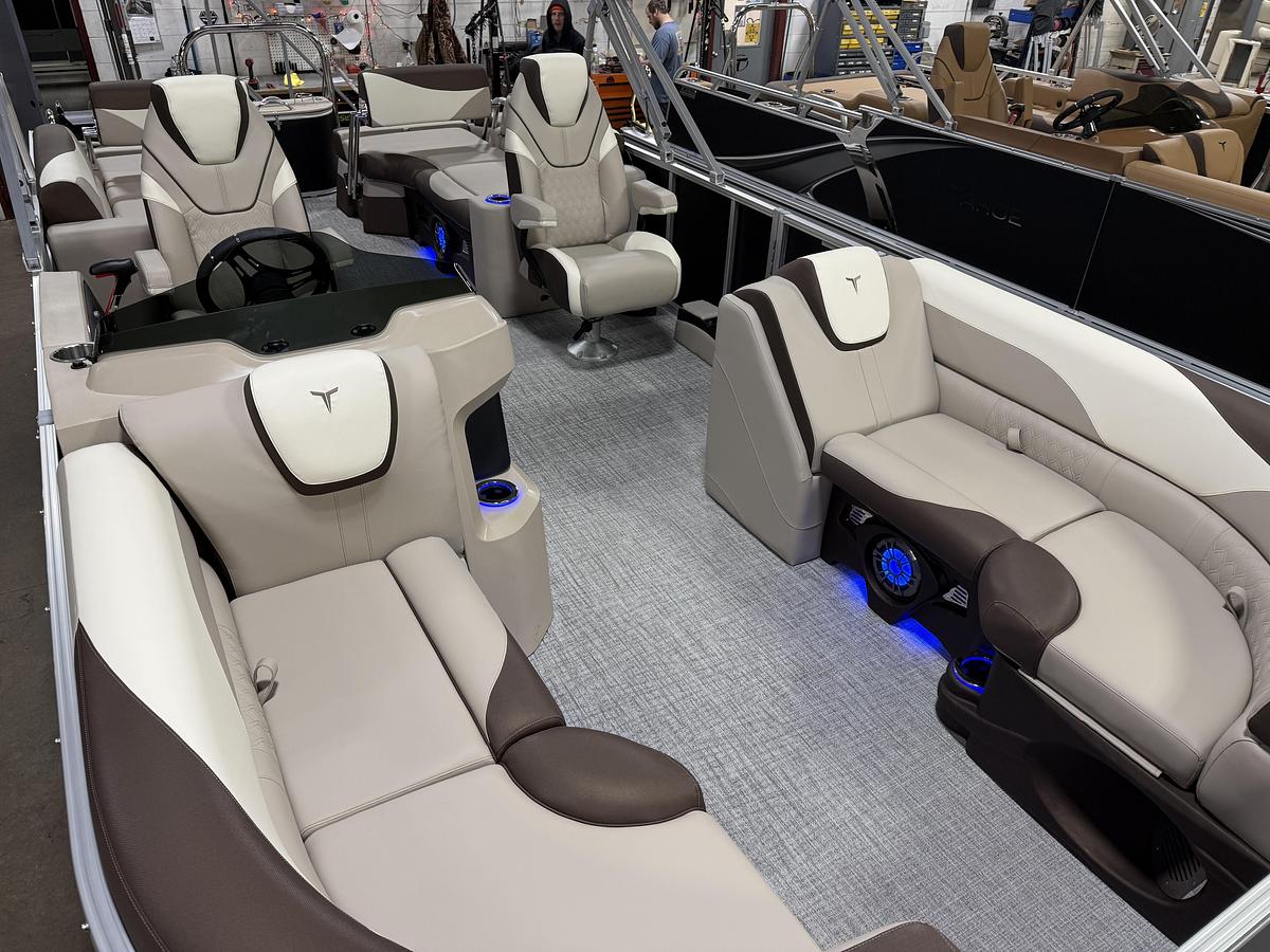 2025 Tahoe Pontoons LTZ 2385 Quad Lounge Shift SS Tritoon & Honda 4-Stroke EFI