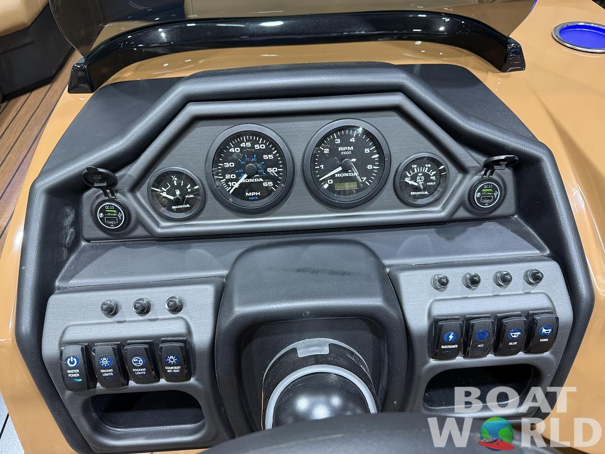 2026 Bentley Legacy 223 Swingback Tritoon $52995