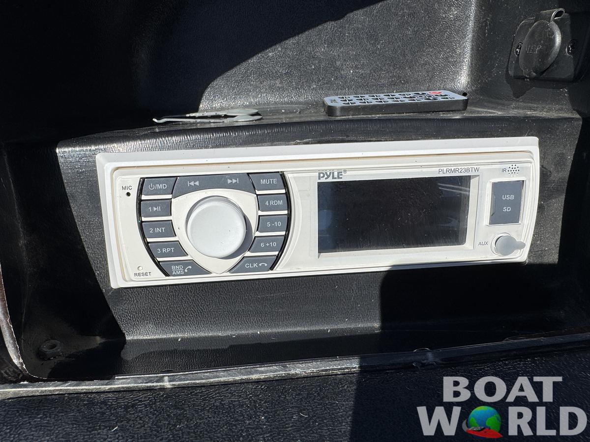 Used 2004 Fisher 220 Freedom Pontoon