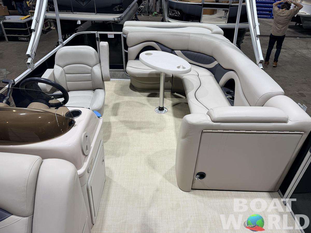 Used 2015 Sylvan Mirage 820 Cruise Special Edition Pontoon