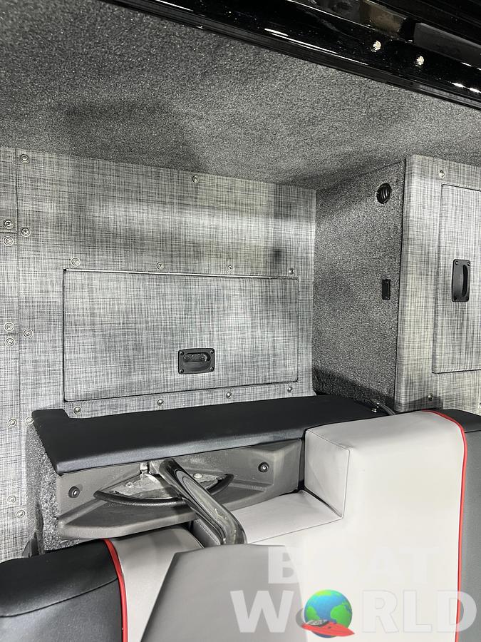 2026 Princecraft Ventura 230 WRL Swingback Deckboat