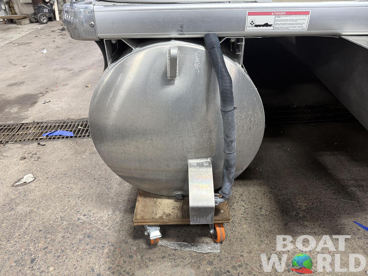 Used 2016 Premier 220 Castaway