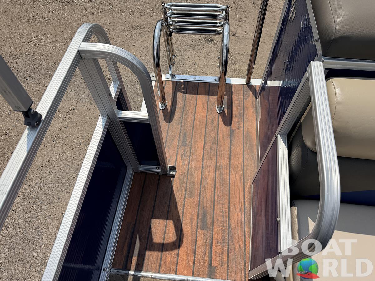 Used 2013 Manitou 220 Xplode VP Tritoon & 150HP Yamaha 4Stroke -$29,995