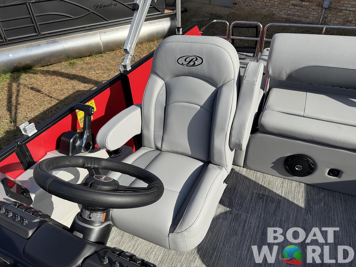 2026 Bentley Pontoons Legacy 200 Swingback