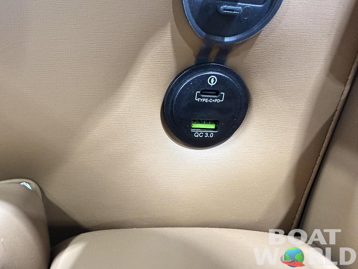 2026 Tahoe Pontoons Cascade 2385 Swingback (VRB) Tritoon 