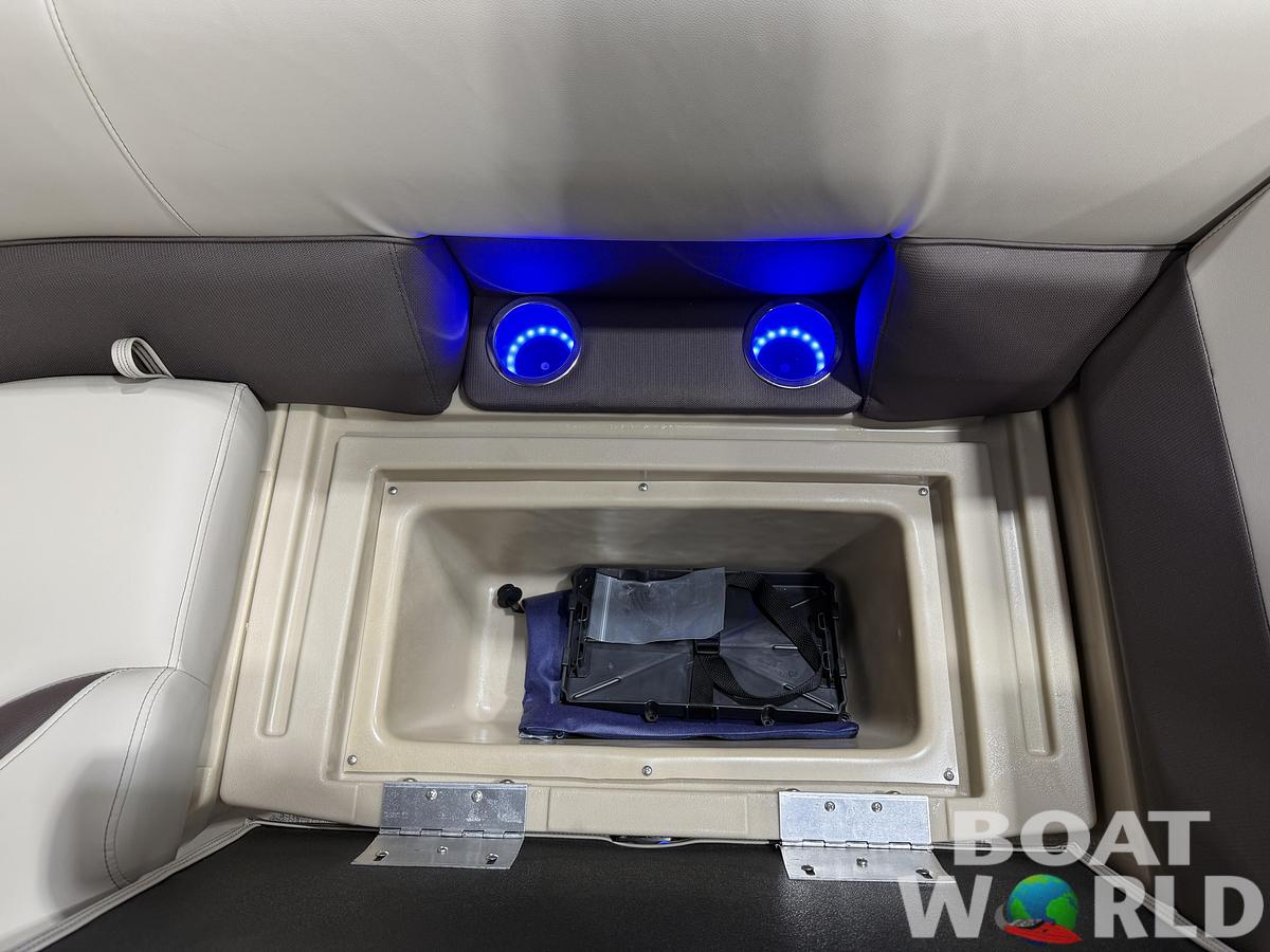 2026 Bentley Pontoons Legacy 220 Swingback 