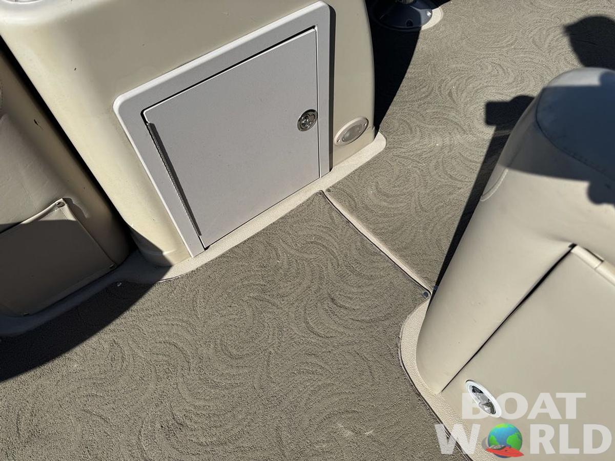 Used 2016 Sylvan 820 Cruise Pontoon