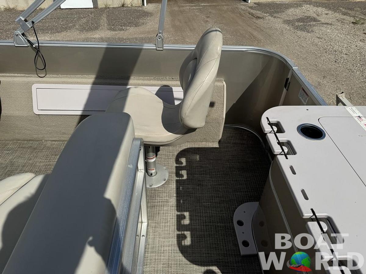 Used 2016 Sylvan 820 4-PT Pontoon