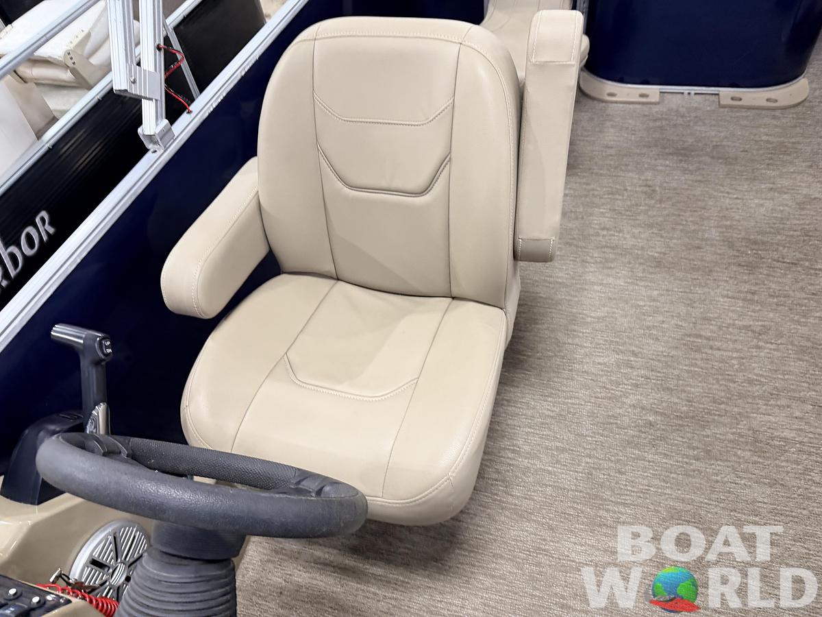 Used 2022 Sylvan  Mirage 820 Fish & Cruise