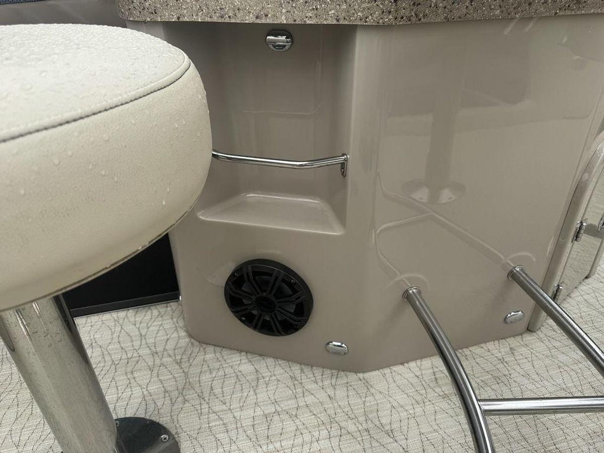 Used 2018 Misty Harbor Boats Skye SR S-2385SE Pontoon