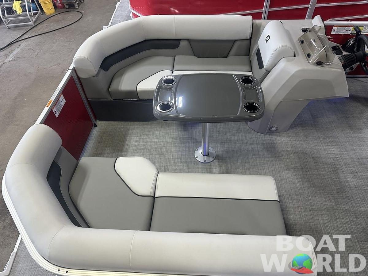 2025 Princecraft Vectra 21 RL Swingback Lounge Pontoon & Mercury 4-Stroke EFI