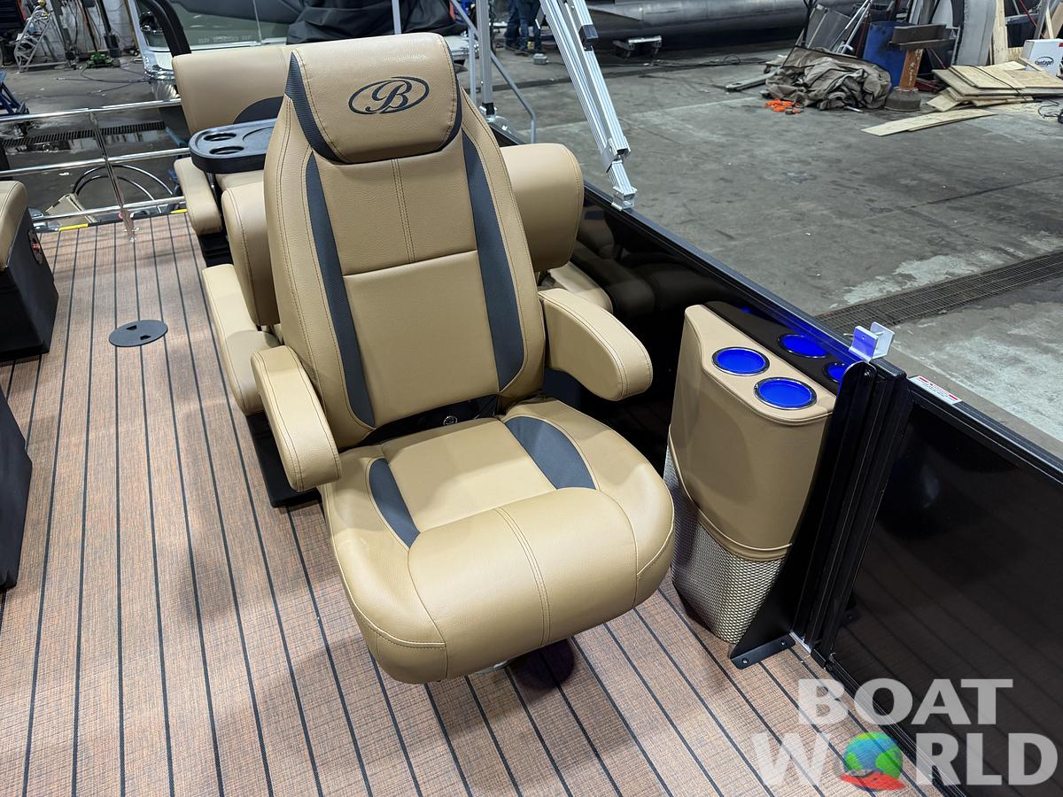 2026 Bentley Pontoons Legacy 223 QSB Swingback Tritoon 