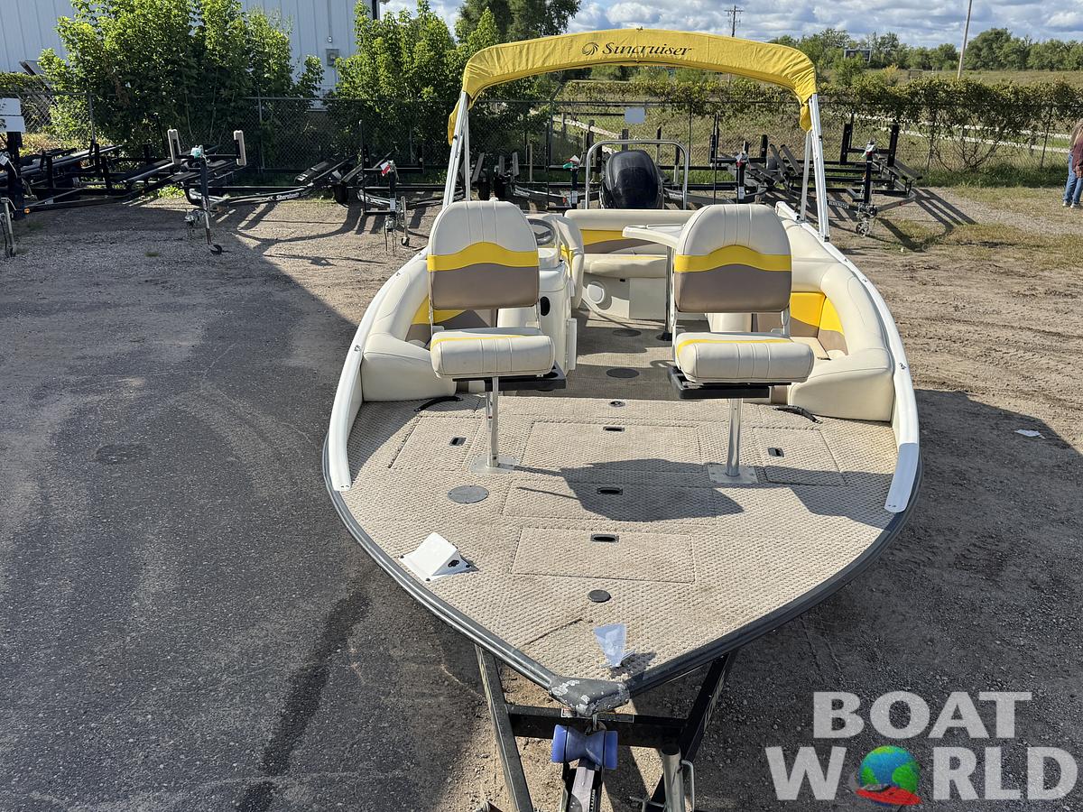 Used 2007 Lowe Suncruiser Tahiti 224 Deck Boat