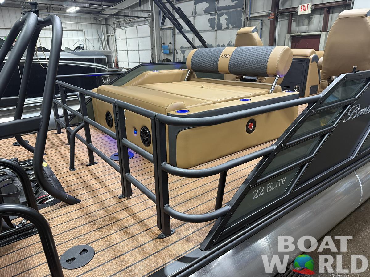2026 Bentley Pontoons Elite 223 Swingback Tritoon
