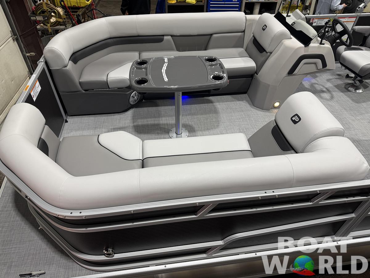 2026 Princecraft Vectra 23 RL Lounge Swingback Tritoon 