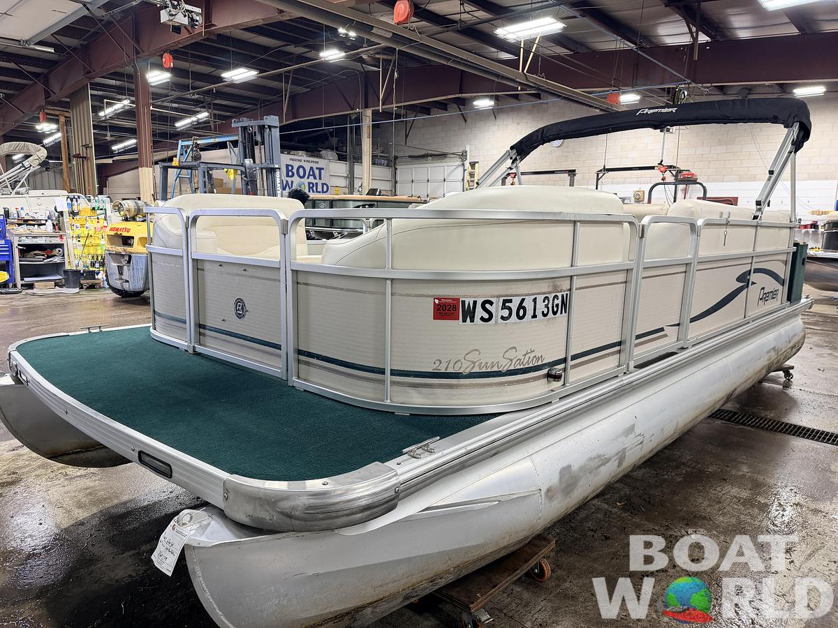 Used 2004 Premier 210 SunSation & 60HP Yamaha 4Stroke - $12,995