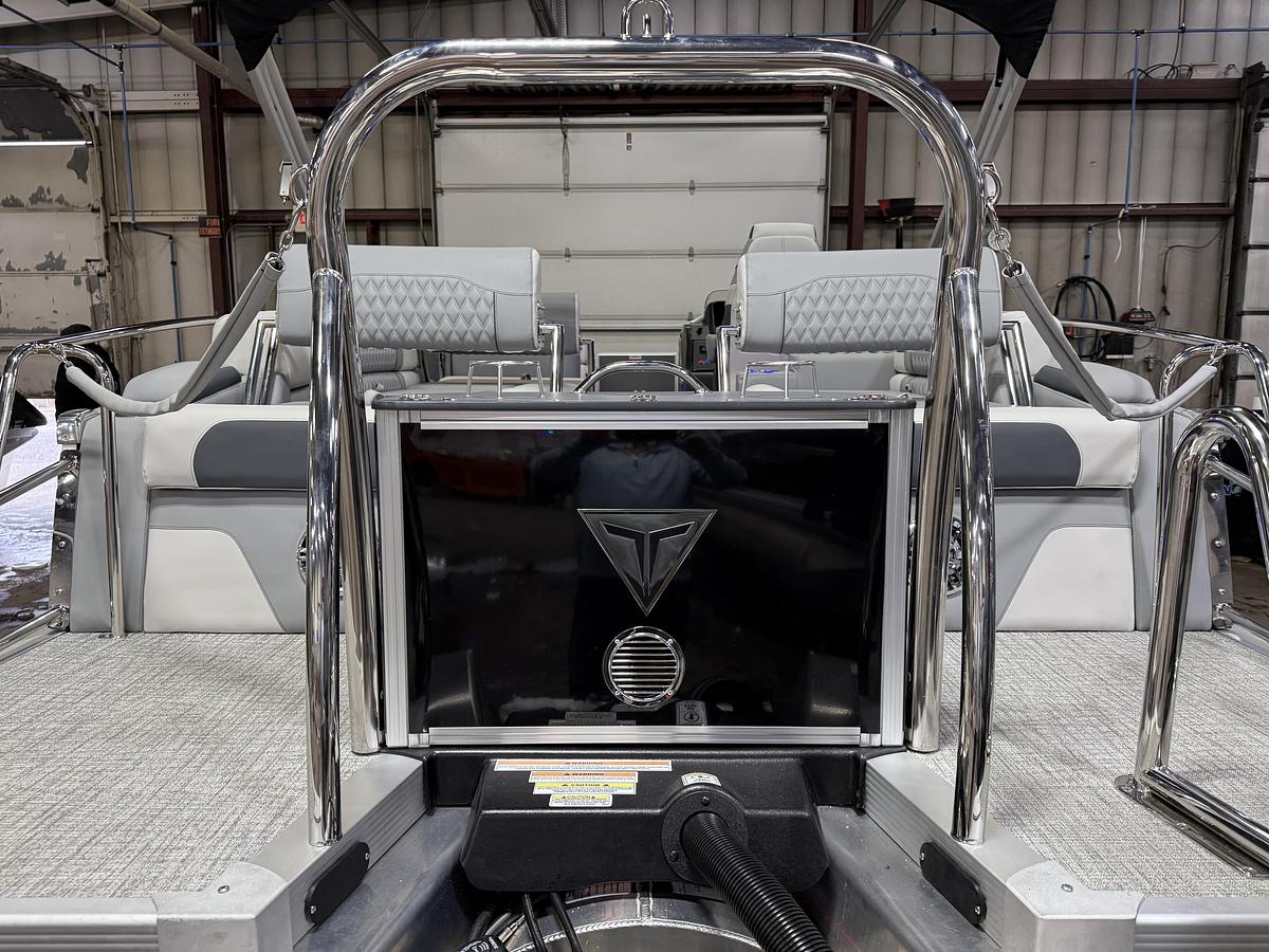 2025 Tahoe Pontoons Cascade 2385 Quad Lounge Shift Tritoon & 225HP 4-Stroke