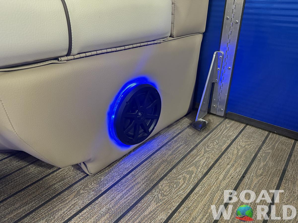 2023 Montego Bay NEW* 8524 Swingback Pontoon & 100HP 4-Stroke EFI