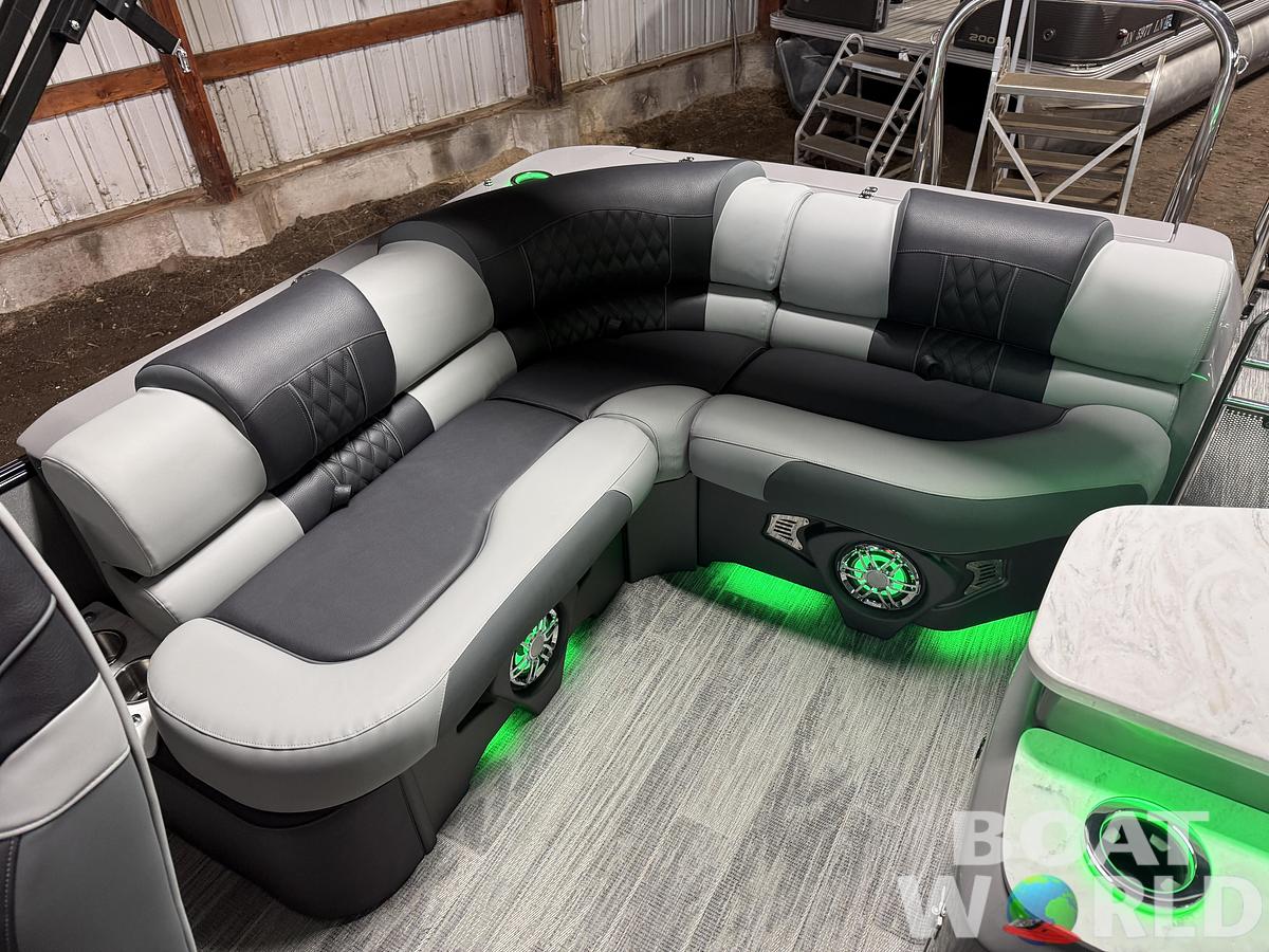 2026 Tahoe Pontoons Cascade 2385 Elite Windshield Tritoon