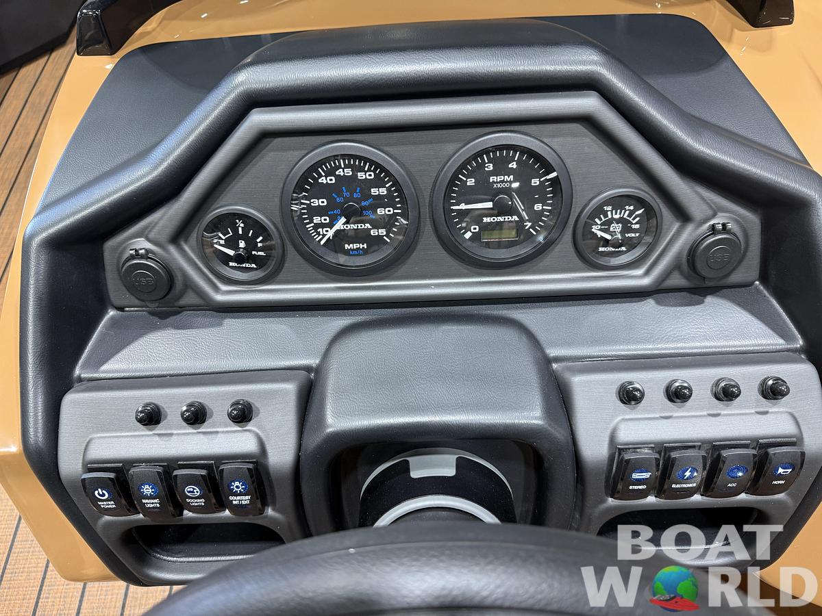 2026 Bentley Legacy 200 Navigator Quad Lounge $34995