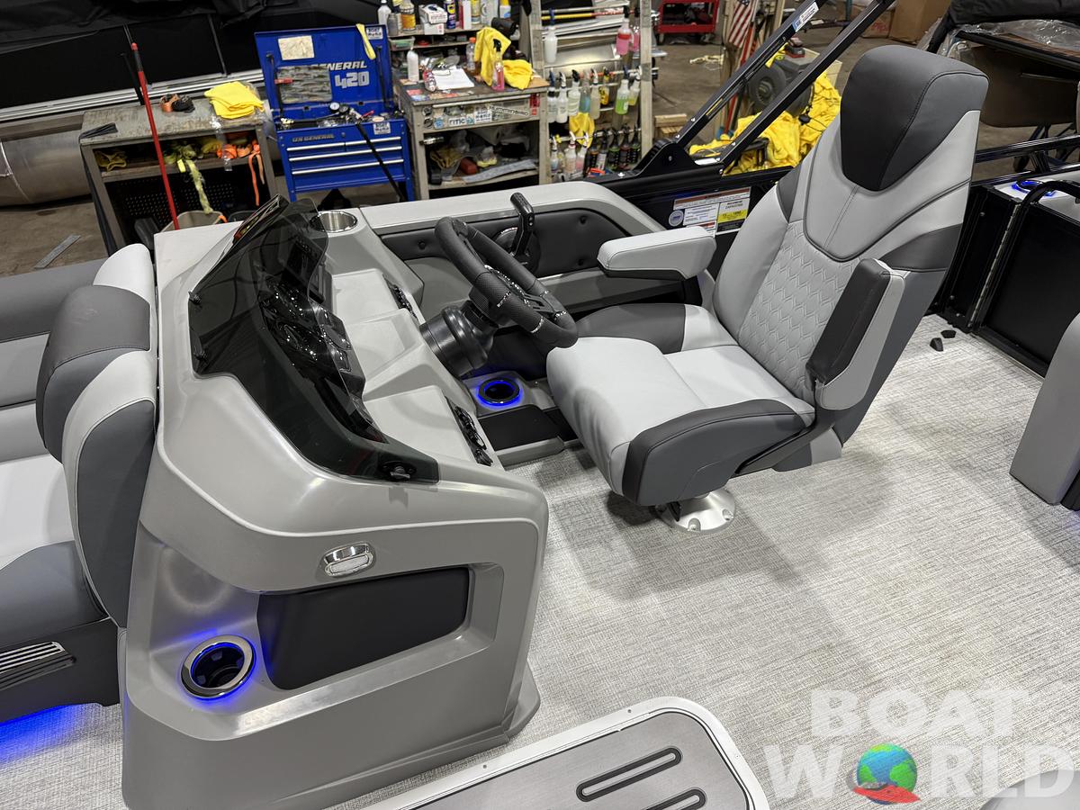 2026 Tahoe LTZ 300HP VRB 2385 Swingback Tritoon $68,995