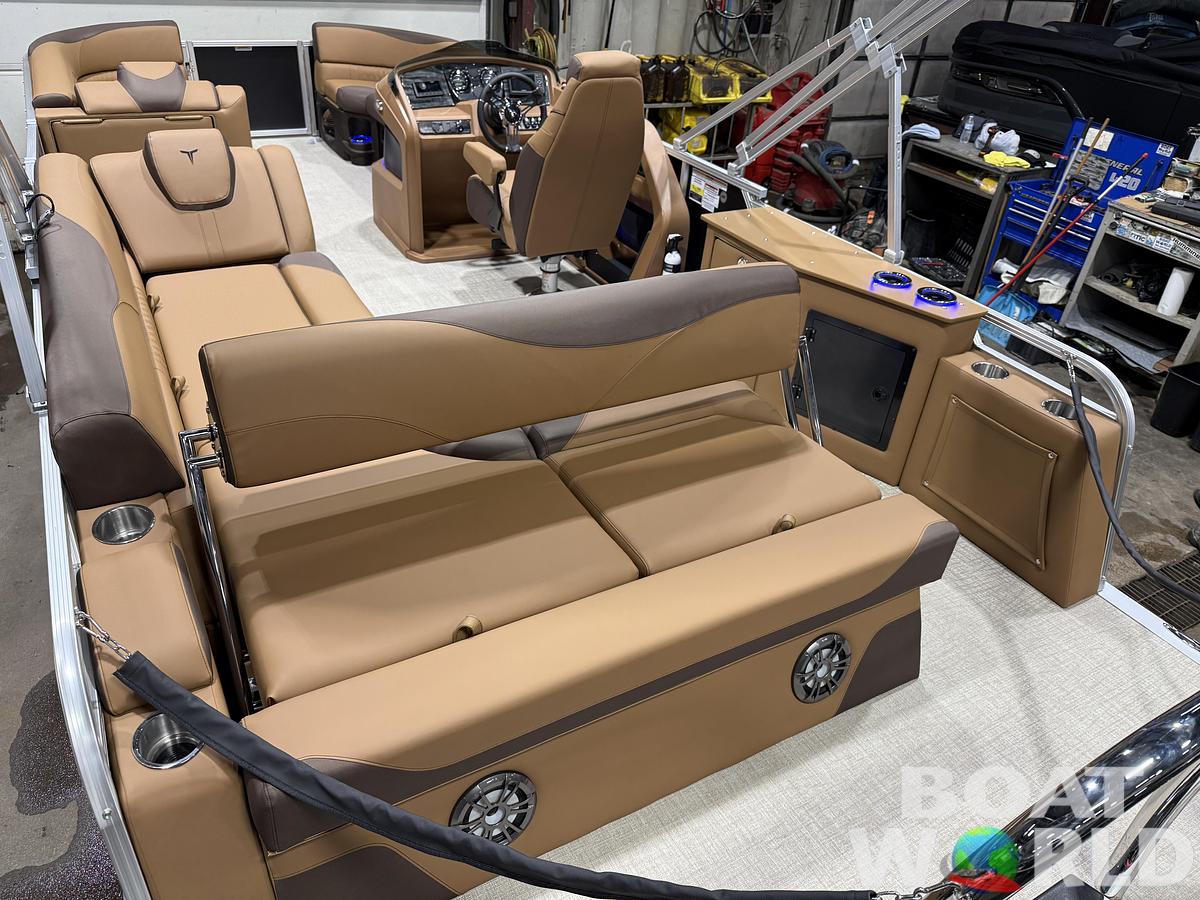 2026 Tahoe Pontoons LTZ 2385 (CRB) Cruise Rear Bench Tritoon 
