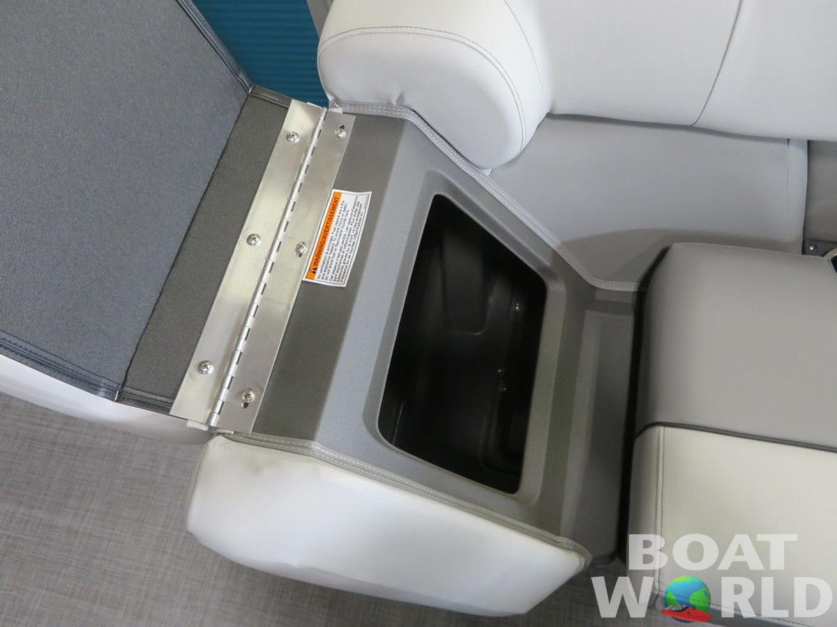 2025 Princecraft Vectra 23 RL SS Swingback Pontoon & Mercury 4-Stroke EFI