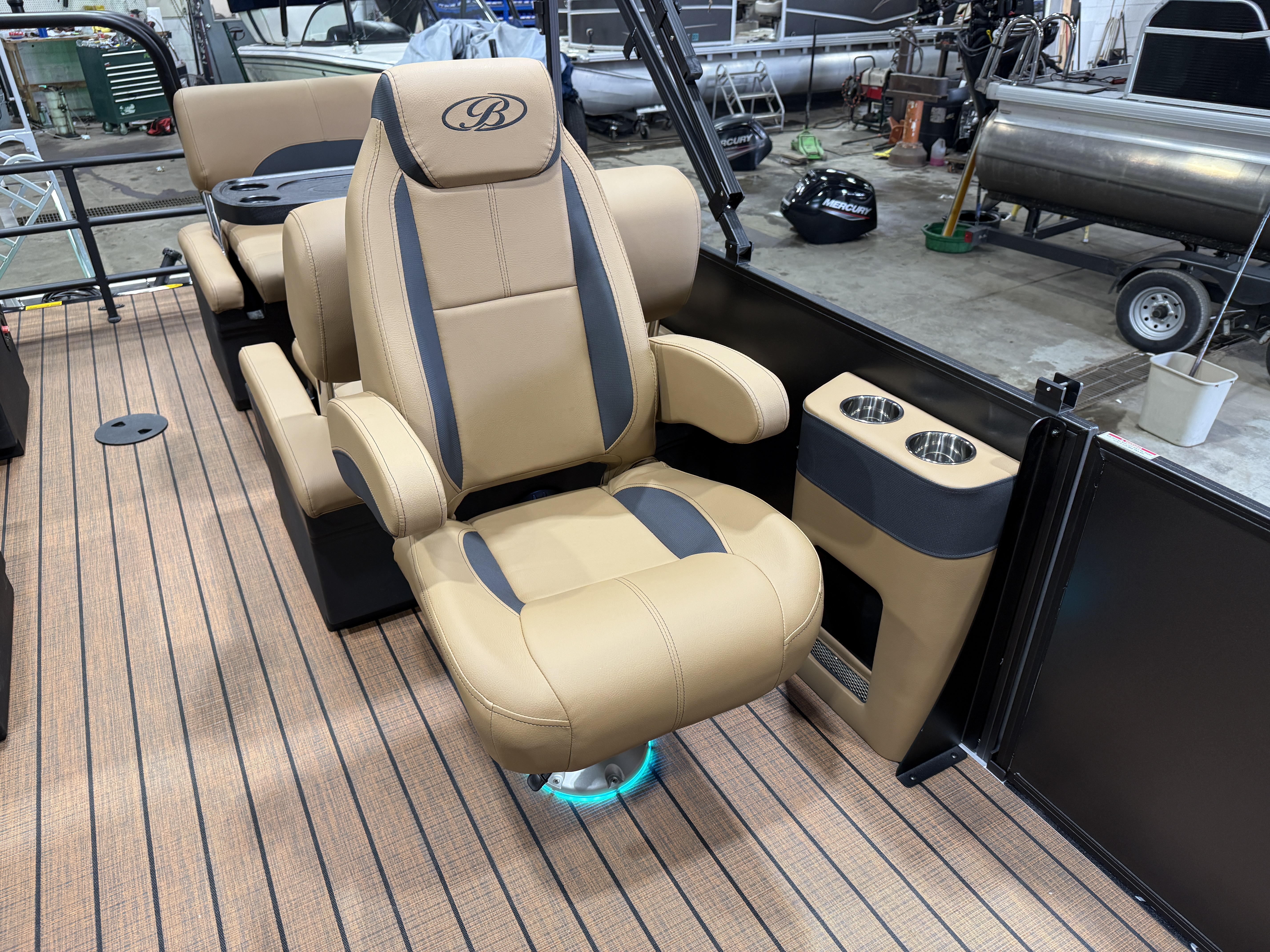 2027 Bentley Legacy 220 QSB Swingback $46995