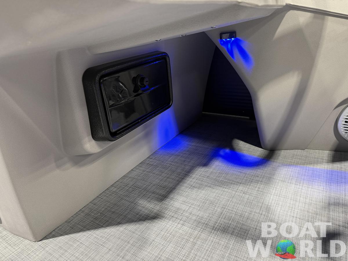 2026 Princecraft Vectra 23 RL SS Swingback Pontoon 