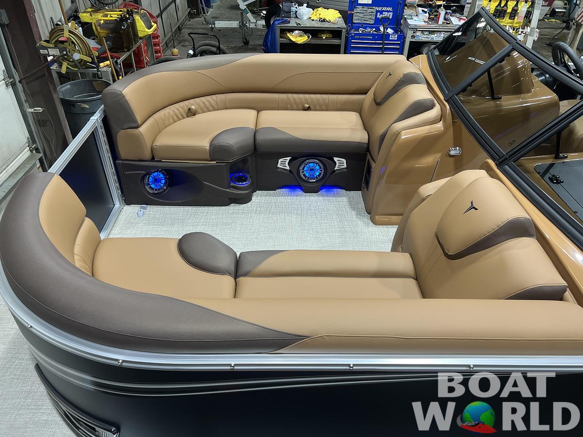 2026 Tahoe Pontoons LTZ 2385 Swingback (VRB) Windshield Tritoon