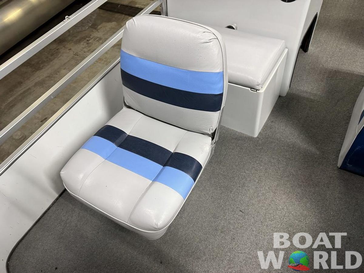 Used 2002 TMC 2200 FM Pontoon