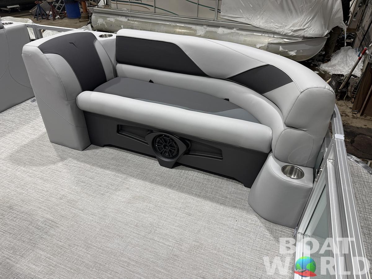 2026 Tahoe Sport VRB 2385 Swingback & 4-Stroke $34995