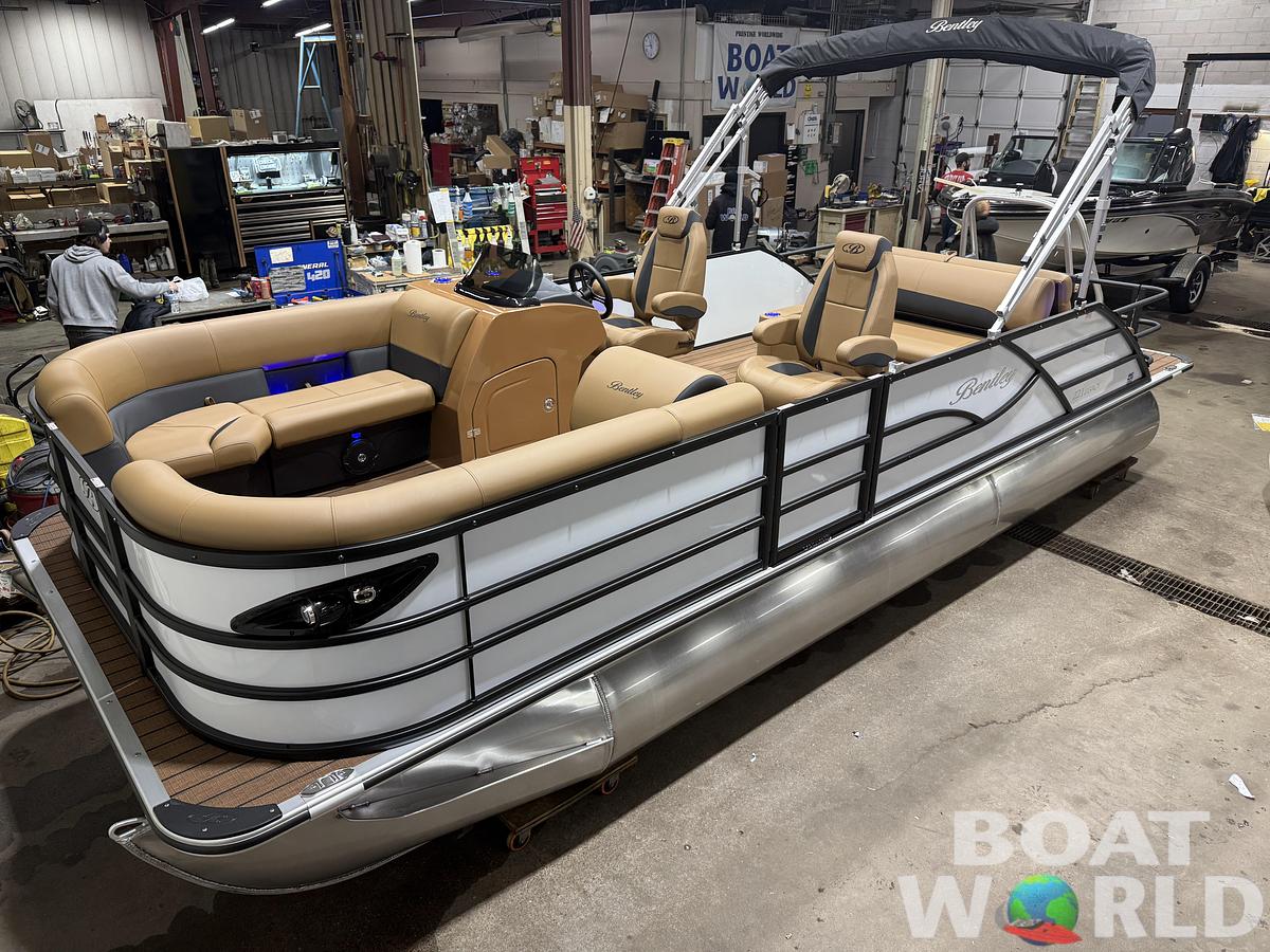 2026 Bentley Pontoons Legacy 220 Swingback